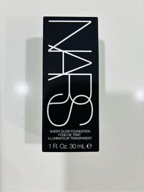 NARS Sheer Glow Foundation Fiji NIB Discontinued Formula 1oz